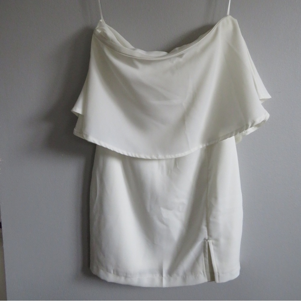 MINI WHITE DRESS. PERFECT FOR GRADUATION PARTIES, OR GOING OUT